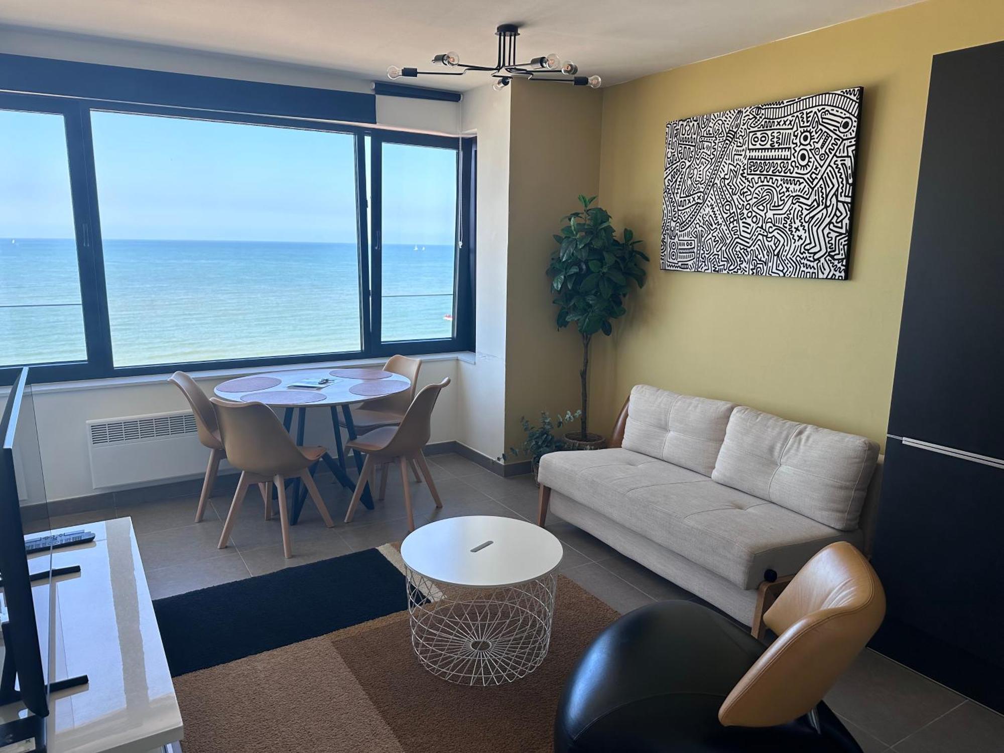 Appartement Volledig Gerenoveerd Met Zeezicht *